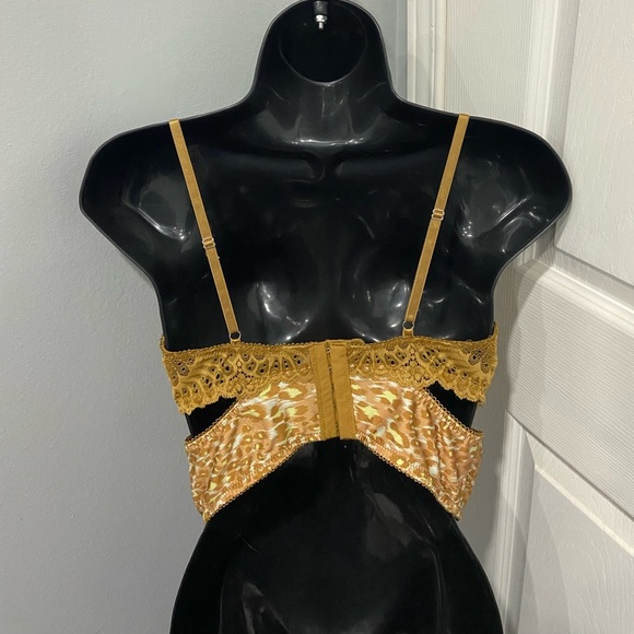 Mustard yellow corset top UO - Picture 2 of 8